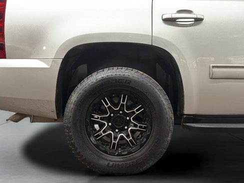 Used 2014 Chevrolet Tahoe LT w/ Luxury Package image 35