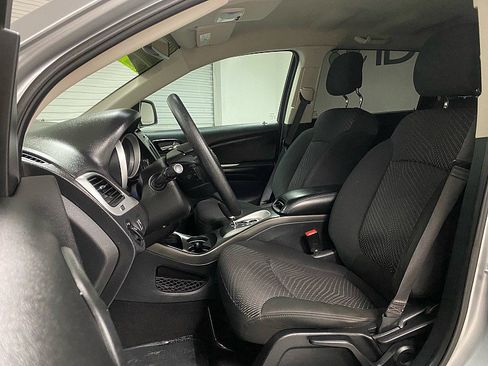 Used 2020 Dodge Journey SE w/ Blacktop Package image 10