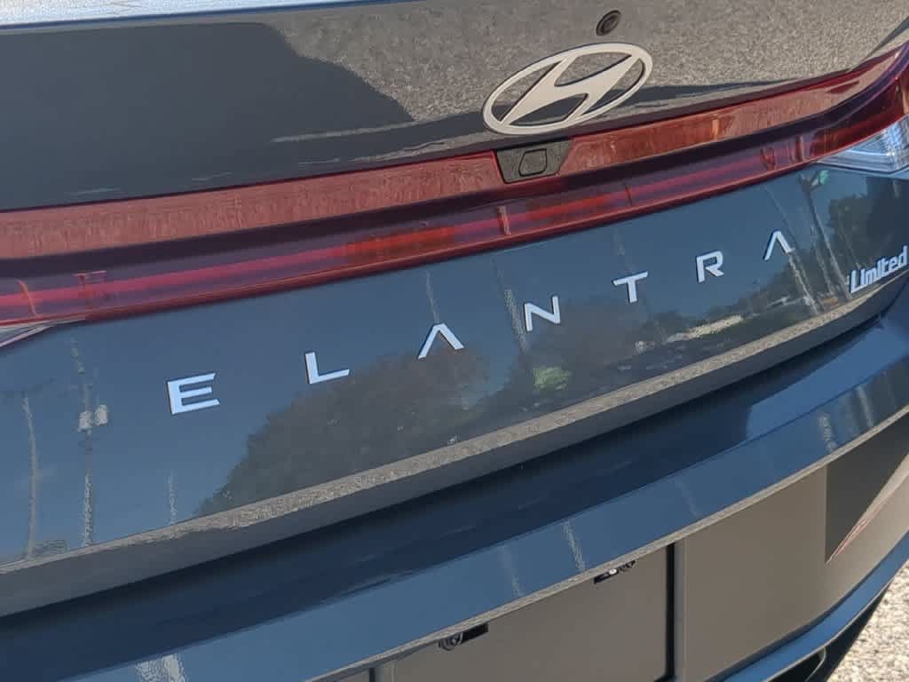 New 2026 Hyundai Elantra Limited FWD image 13