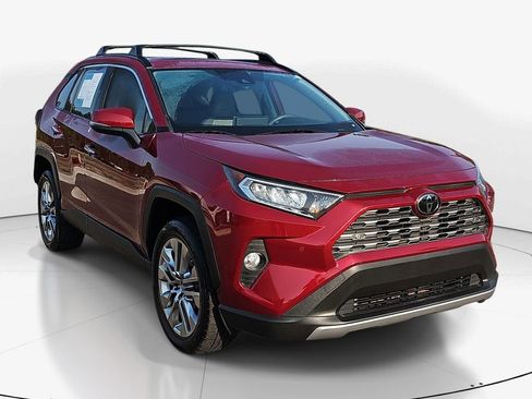 Used 2019 Toyota RAV4 Limited w/ Cold Weather Package FWD image 3