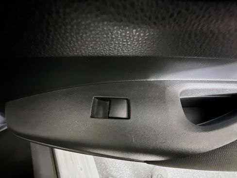 Used 2025 Toyota Corolla LE FWD image 30