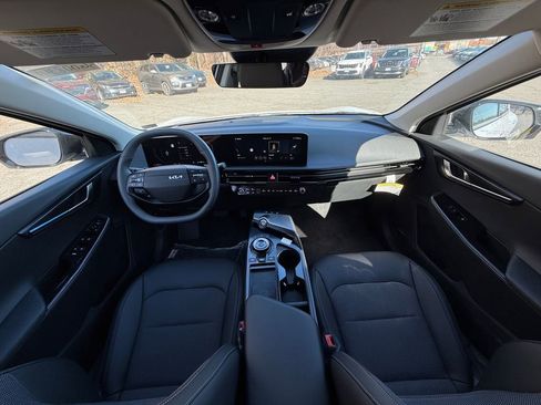 New 2025 Kia EV6 Light w/ Light LR Technology Package image 21
