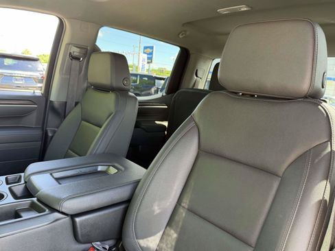 Used 2025 GMC Sierra 1500 SLT AWD/4WD image 8