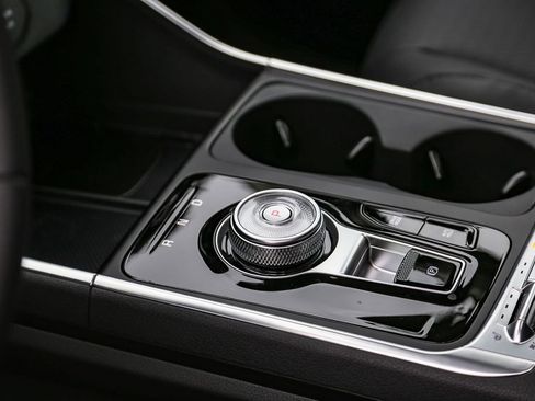 Certified 2025 Kia Carnival SX Prestige FWD image 18