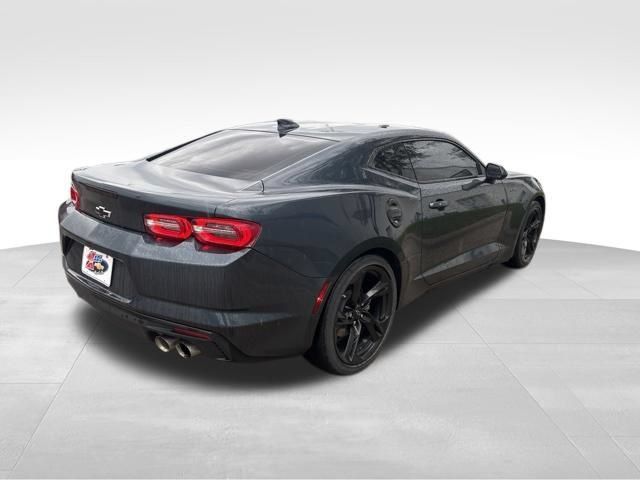 Used 2020 Chevrolet Camaro LT RWD image 7