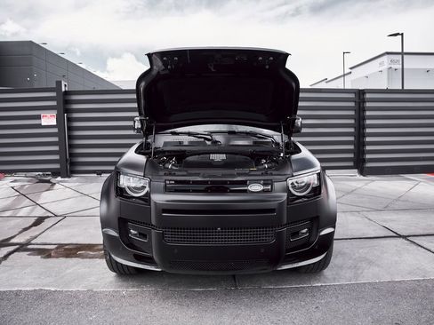 Used 2025 Land Rover Defender 110 V8 image 15