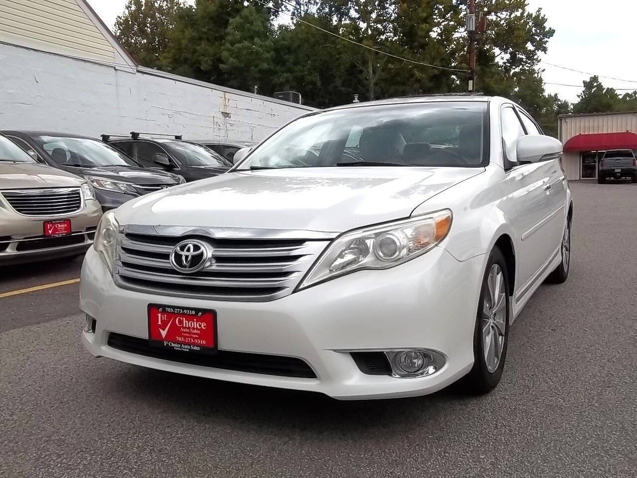 Used 2011 Toyota Avalon Limited FWD image 1