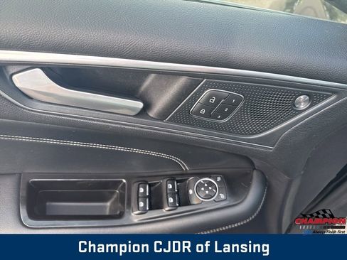 Used 2019 Ford Edge Titanium w/ Equipment Group 301A AWD/4WD image 23