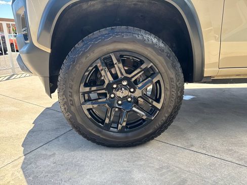 Used 2023 Chevrolet Colorado Trail Boss w/ Technology Package AWD/4WD image 27