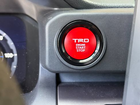 Used 2025 Toyota Tacoma TRD Sport AWD/4WD image 21