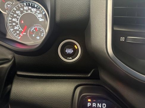 Used 2025 RAM 1500 Big Horn AWD/4WD image 32