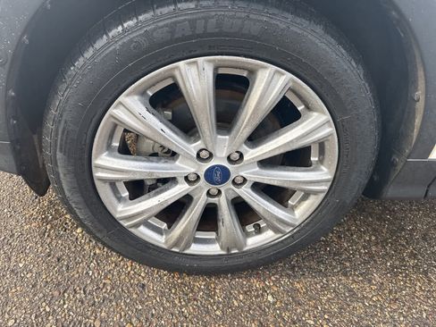 Used 2018 Ford Escape Titanium w/ Ford Safe & Smart Package image 21