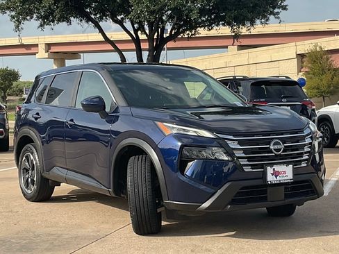 Used 2025 Nissan Rogue SV FWD image 3