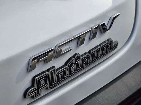 New 2026 Chevrolet Trax ACTIV w/ Sunroof Package FWD image 15
