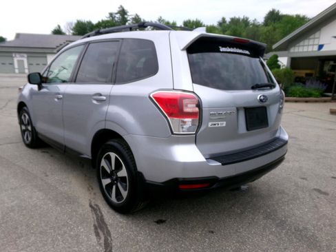 Used 2018 Subaru Forester 2.5i Premium w/ All-Weather Package image 4