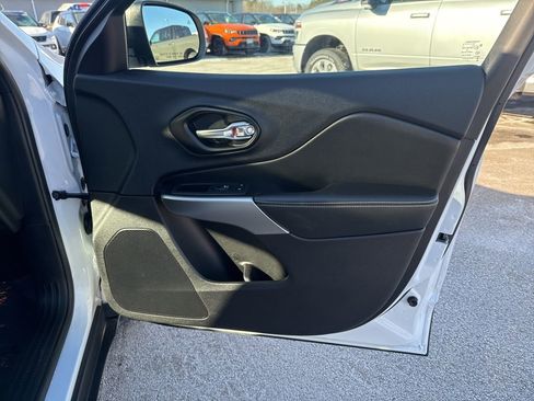 Certified 2021 Jeep Cherokee Latitude Lux 80th Anniv w/ Quick Order Package 26U 80TH image 25