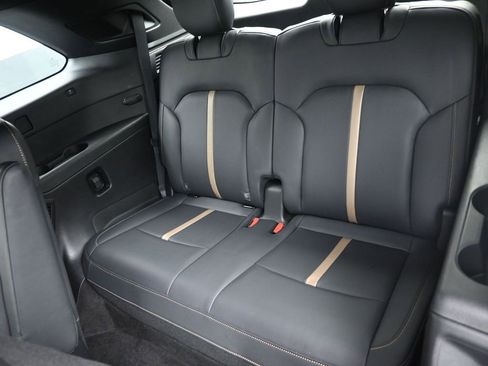 Used 2024 MAZDA CX-90 3.3 Turbo S w/ Premium Package image 12