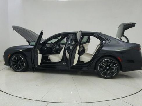 Used 2026 BMW 740i w/ Premium Package RWD image 77