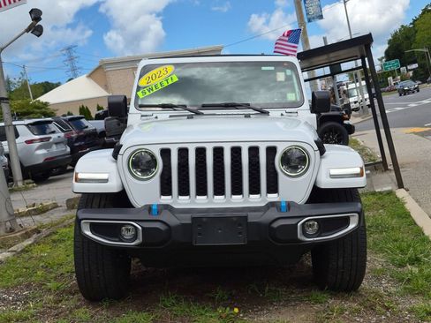 Used 2023 Jeep Wrangler Unlimited Sahara w/ Cold Weather Group AWD/4WD image 3
