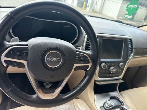 Used 2014 Jeep Grand Cherokee Limited w/ Luxury Group II AWD/4WD image 17