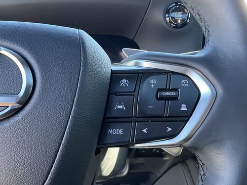 Used 2025 Lexus GX 550 w/ Accessory Package (32) image 19