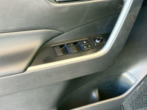 Certified 2022 Toyota RAV4 LE FWD image 22