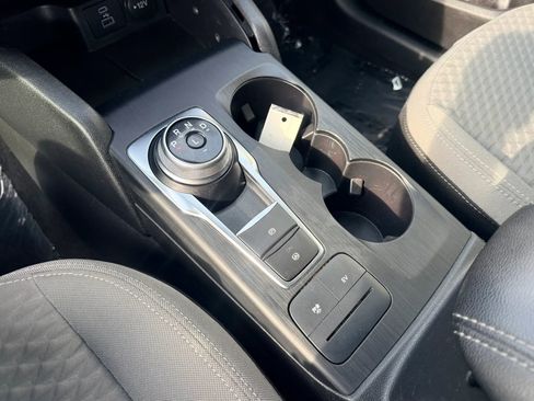 Used 2022 Ford Escape SE FWD image 17