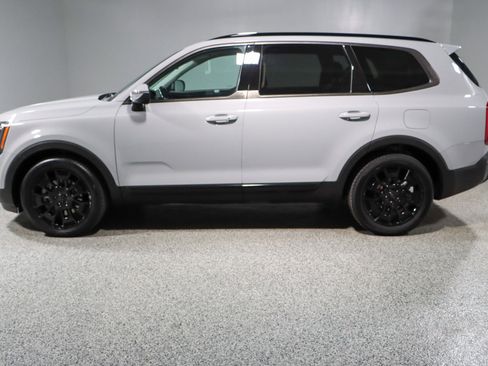 Used 2021 Kia Telluride EX w/ EX Premium Package image 10