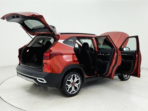 Used 2021 Kia Seltos S AWD/4WD image 11