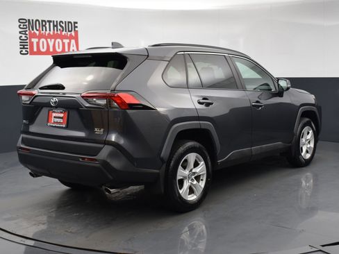 Used 2021 Toyota RAV4 XLE AWD/4WD image 4
