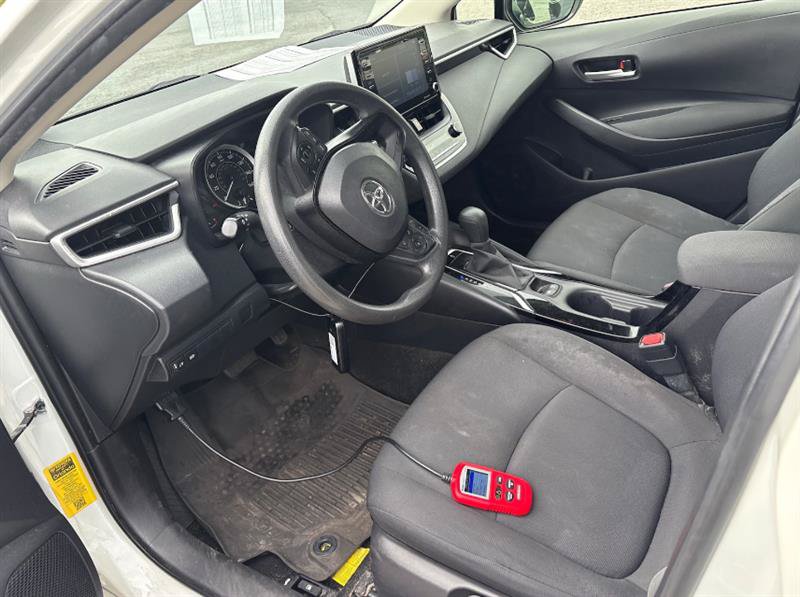 Used 2021 Toyota Corolla LE FWD image 3