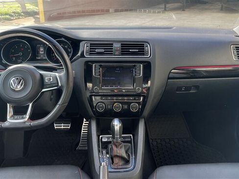 Used 2016 Volkswagen Jetta GLI SE FWD image 10