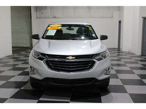 Used 2019 Chevrolet Equinox LS image 2