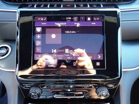 New 2025 Jeep Grand Cherokee Altitude image 21