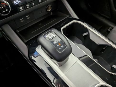 Used 2025 Mitsubishi Outlander SE AWD/4WD image 19