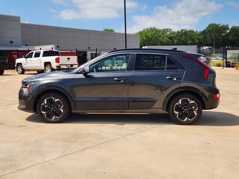Certified 2023 Kia Niro Wind FWD image 4