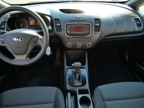 Used 2017 Kia Forte LX FWD image 10
