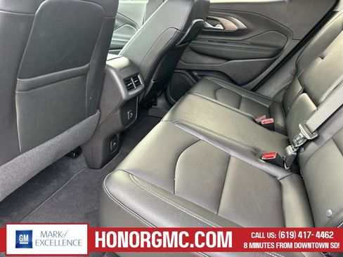 Used 2024 GMC Terrain SLT image 13