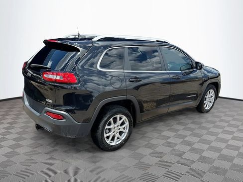Used 2016 Jeep Cherokee Latitude w/ Safety/Convenience Group FWD image 6