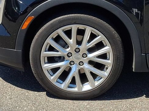 Used 2021 Cadillac XT4 Luxury w/ Cold Weather Package AWD/4WD image 28