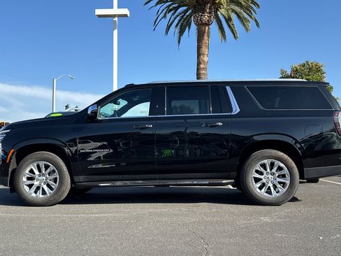 Used 2025 Chevrolet Suburban Premier image 8