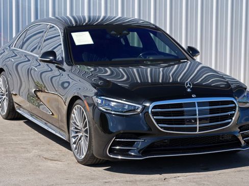 Used 2022 Mercedes-Benz S 580 4MATIC Sedan w/ AMG Line Package image 60