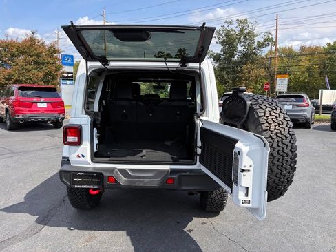 Used 2022 Jeep Wrangler Unlimited Rubicon AWD/4WD image 12