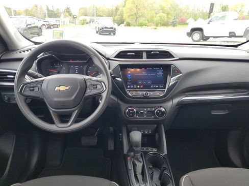 Used 2023 Chevrolet TrailBlazer LT w/ Convenience Package AWD/4WD image 23