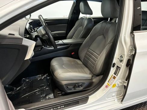 Used 2019 Toyota Avalon XSE w/ All Weather Liner Package image 11