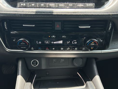 Used 2023 Nissan Rogue Platinum w/ Platinum Premium Package FWD image 25