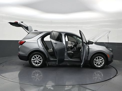 Used 2023 Chevrolet Equinox LS FWD image 33