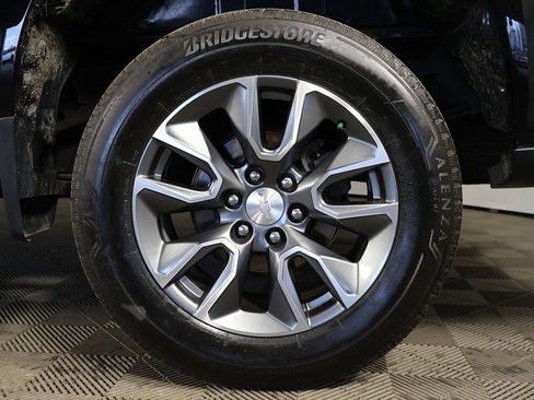 Used 2024 Chevrolet Silverado 1500 LT AWD/4WD image 12