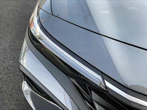 Used 2025 Hyundai Elantra Sport image 31