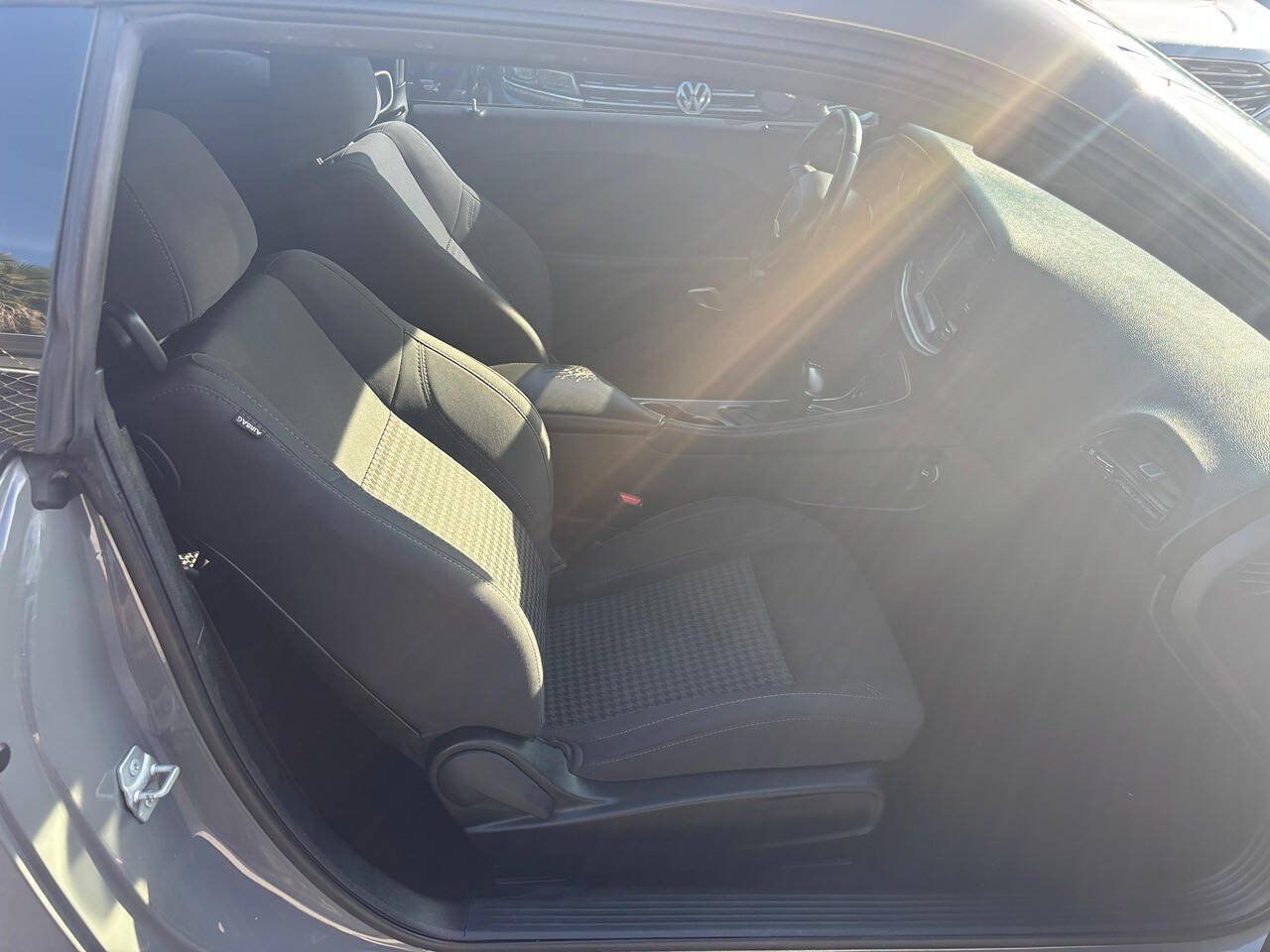 Used 2019 Dodge Challenger SXT RWD image 3